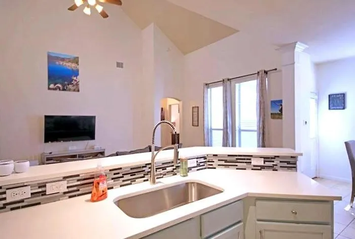 Family Retreat 4br 3ba Close To Shopping And Attractions Sleeps 10 Holiday home *