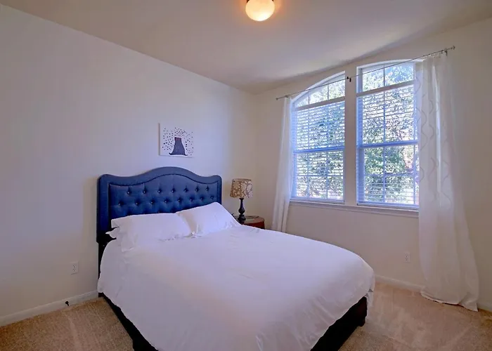 Holiday home Family Retreat 4br 3ba Close To Shopping And Attractions Sleeps 10 Round Rock
