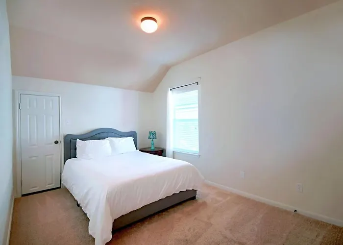 Holiday home Family Retreat 4br 3ba Close To Shopping And Attractions Sleeps 10 Round Rock