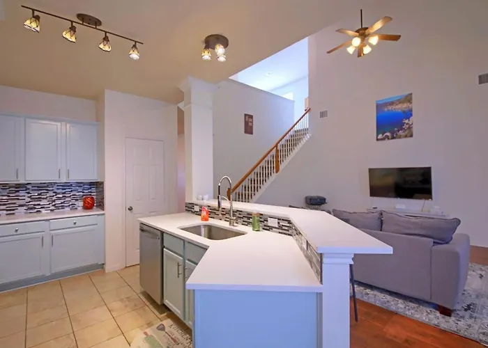 Family Retreat 4br 3ba Close To Shopping And Attractions Sleeps 10 Holiday home